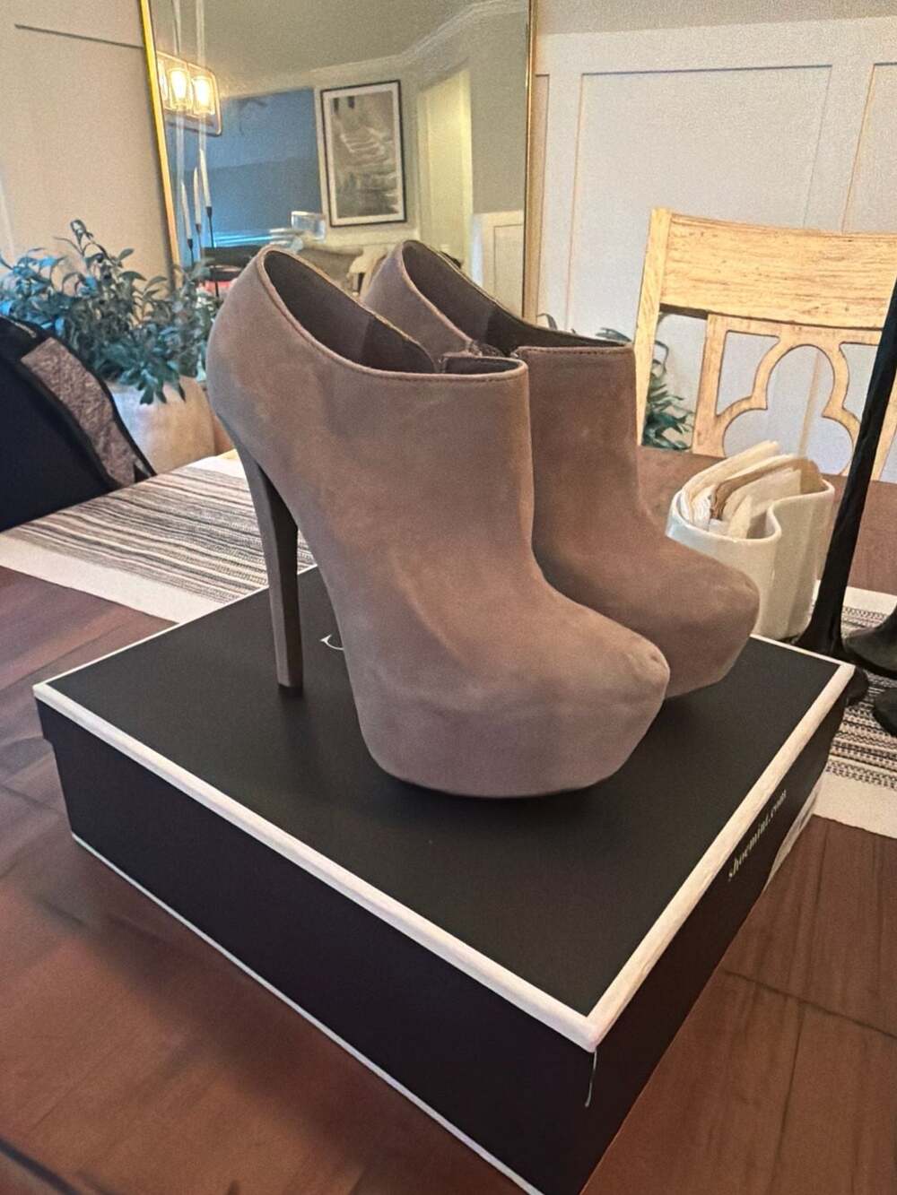 ShoeMint Mychele Grey Suede Platform Ankle Booties Size 7
